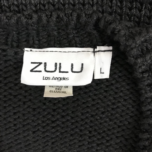 Black v-neck sweater with bows and jewels - Picture 6 of 6